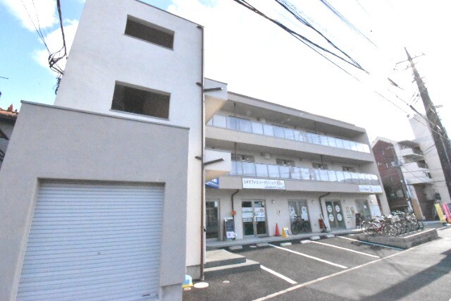 ��ʌ��������܎s�΋擌���R����19-1�̃A�p�[�g�̌����O��