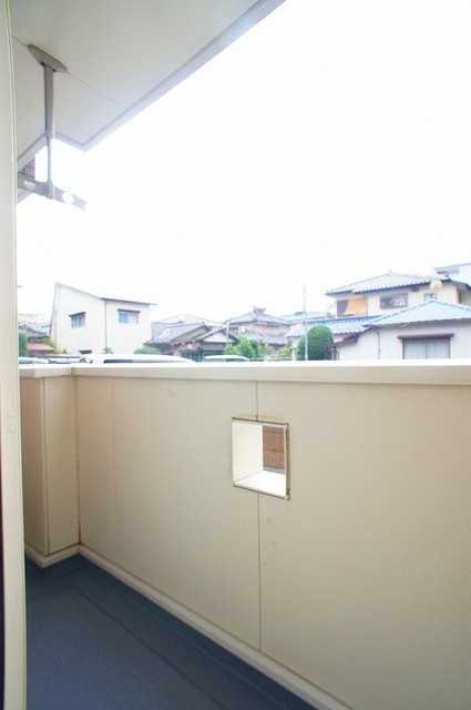 ��ʌ�����s�����Q���ڂ̃A�p�[�g�̃o���R�j�[