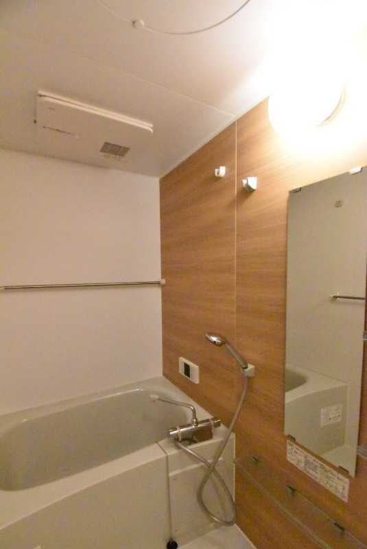 ��ʌ��z�J�s��z�J�Q���ڂ̃A�p�[�g�̃o�X