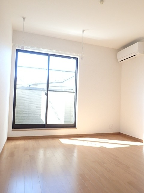 ��ʌ�����s�{���R���ڂ̃A�p�[�g�̋��ԁE���r���O