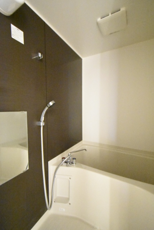 ��ʌ�����s���s���R���ڂ̃A�p�[�g�̃o�X