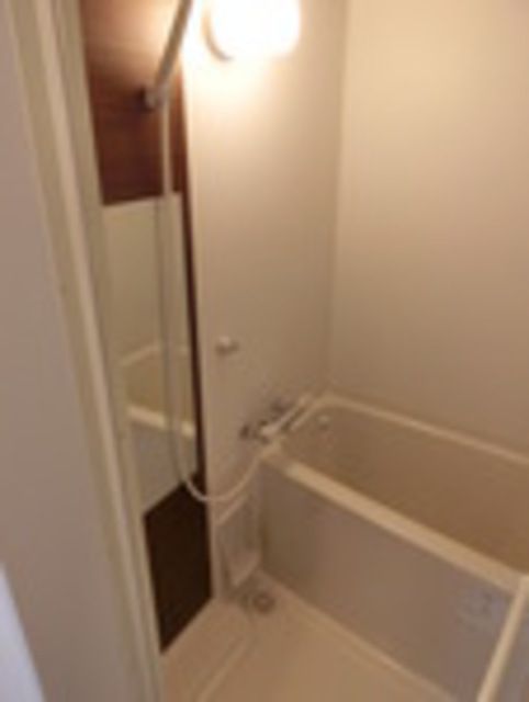 ��ʌ��������܎s�k��ޗǒ��̃A�p�[�g�̃o�X