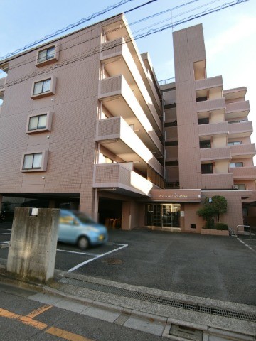 ��ʌ�����s�݉ƒ�14-12�̃}���V�����̌����O��