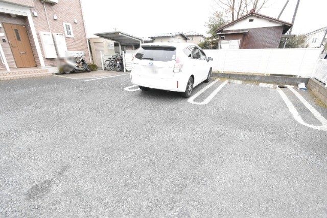 ��ʌ��@�c�s�厚���R�̃A�p�[�g�̒��ԏ�