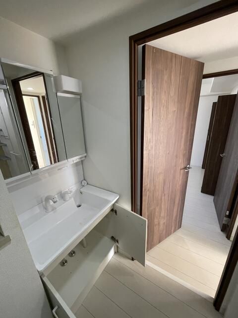 ��ʌ�����s�݉ƒ��̃}���V�����̐��ʏ�