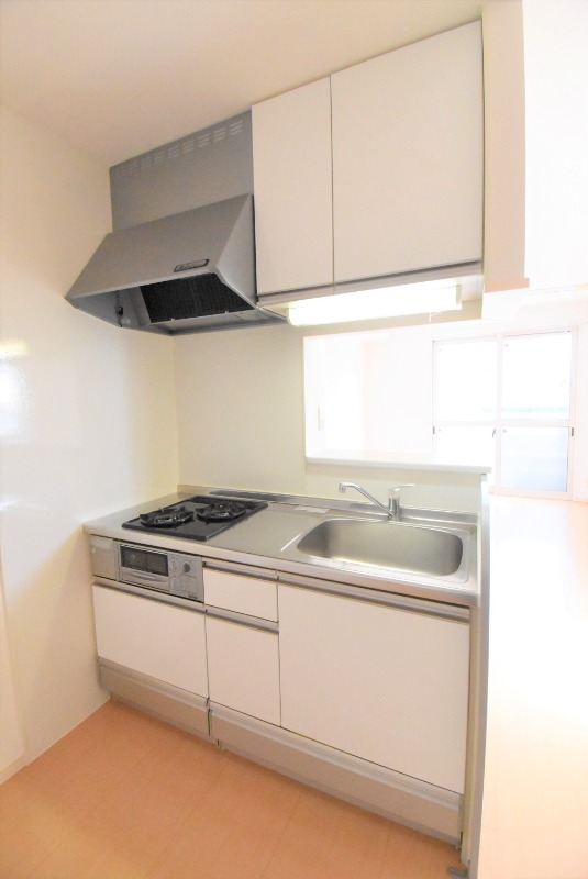 ��ʌ��z�J�s��z�J�R���ڂ̃A�p�[�g�̃L�b�`��