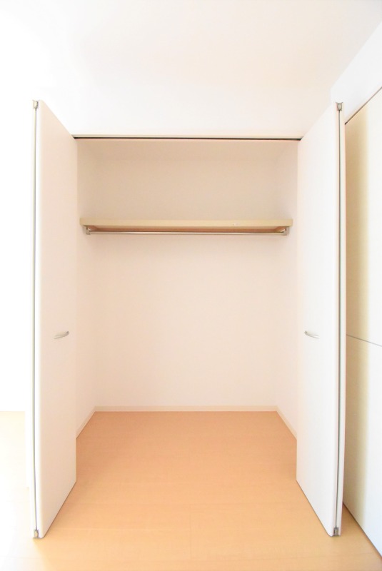 ��ʌ��z�J�s��z�J�R���ڂ̃A�p�[�g�̎��[