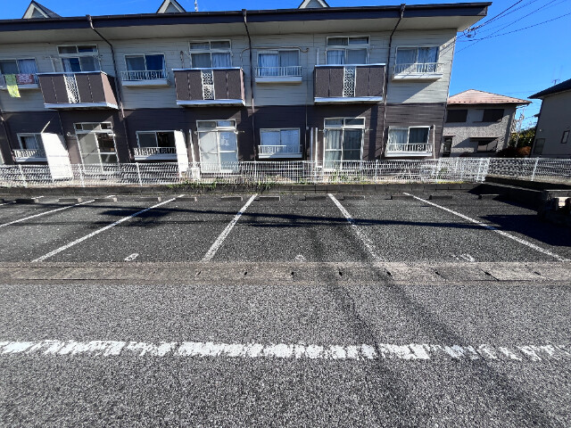 ��ʌ��@�c�s���V�h�S���ڂ̃}���V�����̒��ԏ�