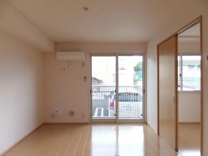 ��ʌ�����s�厚�����̃A�p�[�g�̂��̑������E�X�y�[�X