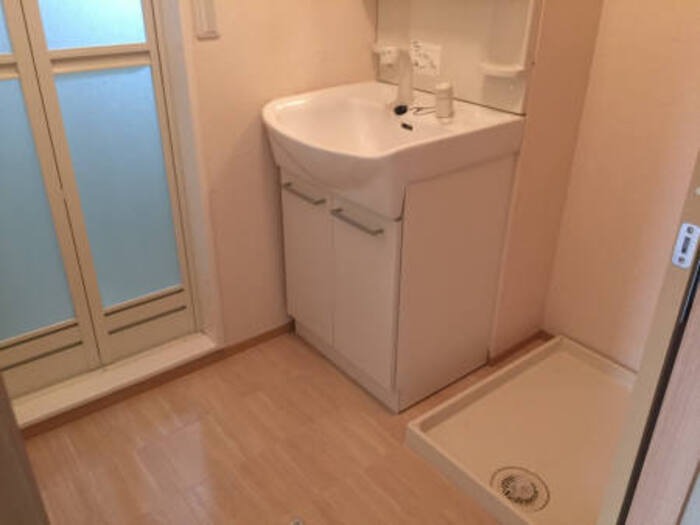 ��ʌ�����s�厚�����̃A�p�[�g�̂��̑��ݔ�