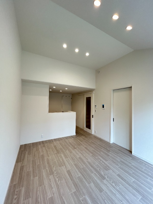 ��ʌ��������܎s�k����i���P���ڂ̃A�p�[�g�̋��ԁE���r���O