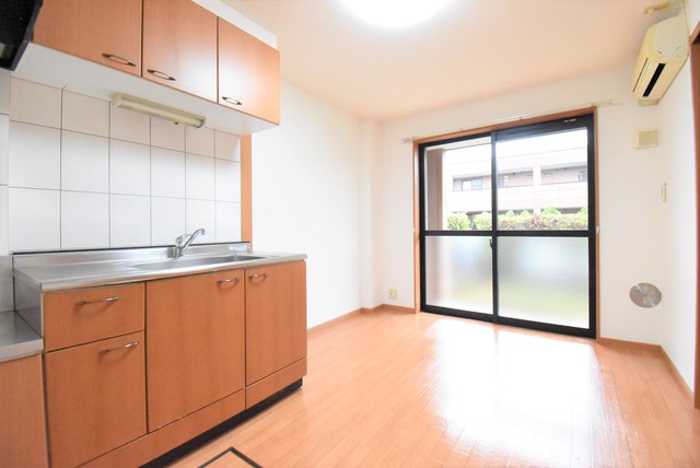 ��ʌ�����s�厚���s�g���̃}���V�����̋����E���r���O