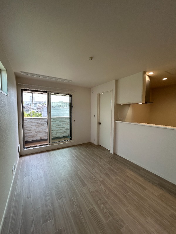 ��ʌ��������܎s�k����i���P���ڂ̃A�p�[�g�̋����E���r���O