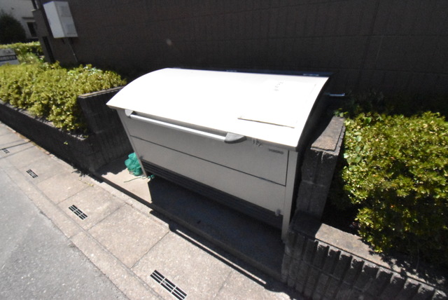 ��ʌ��z�J�s�o�˒��̃A�p�[�g�̂��̑�