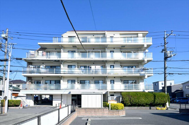 ��ʌ������R�s���|���Q����10-18�̃}���V�����̌����O��