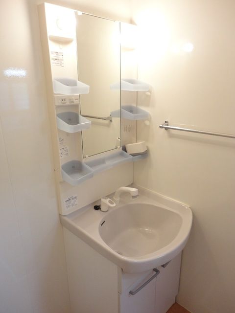 ��ʌ��������܎s�k����i���Q���ڂ̃e���X�n�E�X�̐��ʏ�