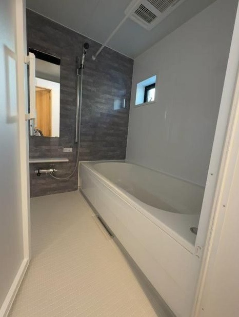 ��ʌ��������܎s�Y�a��̉ƂU���ڂ̈�ˌ��Ẵo�X