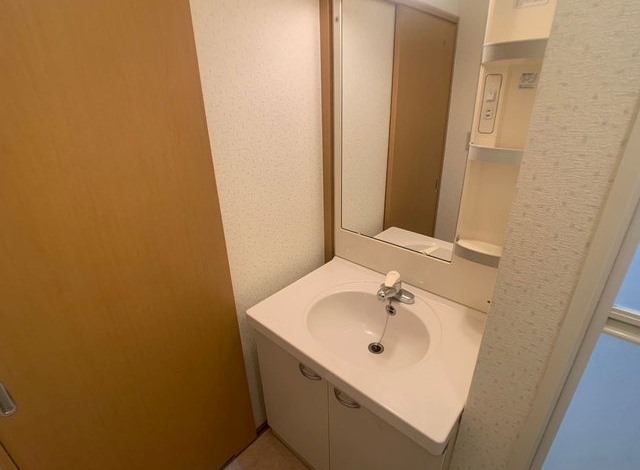 ��ʌ��������܎s�΋挴�R�Q���ڂ̃}���V�����̐��ʏ�