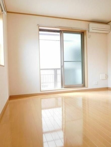 ��ʌ��������܎s��摾�c�E�Q���ڂ̃A�p�[�g�̋��ԁE���r���O