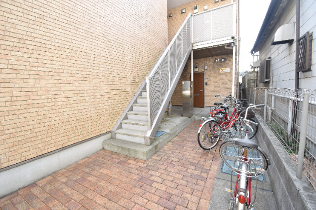 ��ʌ��������܎s��������Q���ڂ̃A�p�[�g�̃G���g�����X