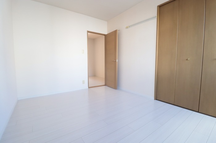 ��ʌ�����s���ȂT���ڂ̃A�p�[�g�̂��̑������E�X�y�[�X