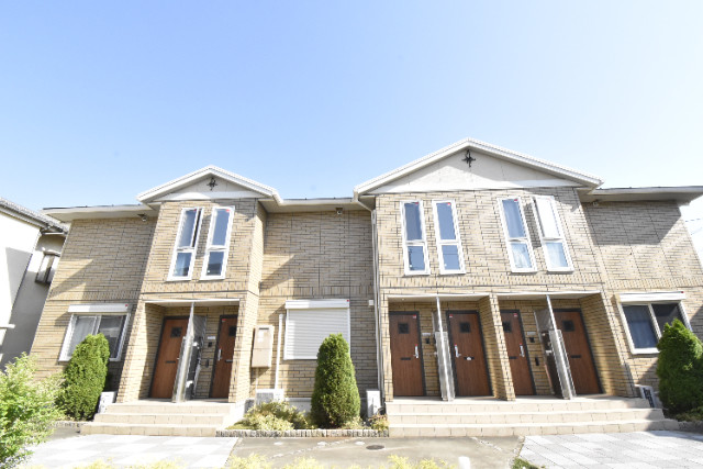 ��ʌ��������܎s����厚�w��572-1�̃A�p�[�g�̌����O��