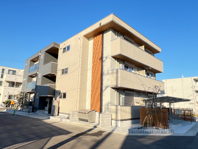 ��ʌ������s�������̃A�p�[�g�̌����O��