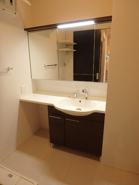 ��ʌ��������܎s����厚�w��̃A�p�[�g�̐��ʏ�