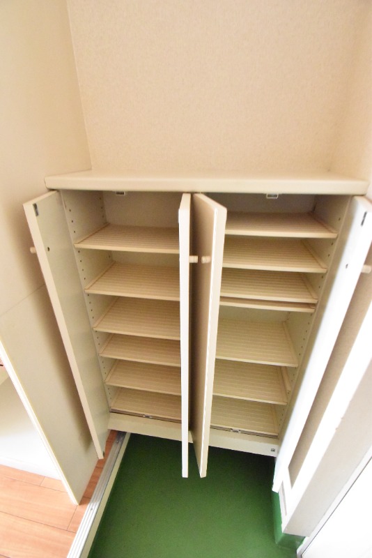 ��ʌ���z�s��ג��̃A�p�[�g�̂��̑�