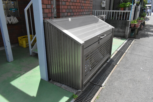 ��ʌ���z�s��ג��̃A�p�[�g�̂��̑�