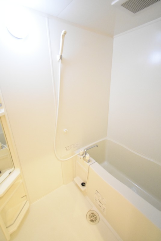 ��ʌ��������܎s�k��{�����Q���ڂ̃A�p�[�g�̃o�X