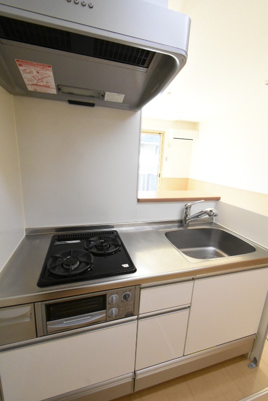 ��ʌ��������܎s�k��{�����Q���ڂ̃A�p�[�g�̃L�b�`��