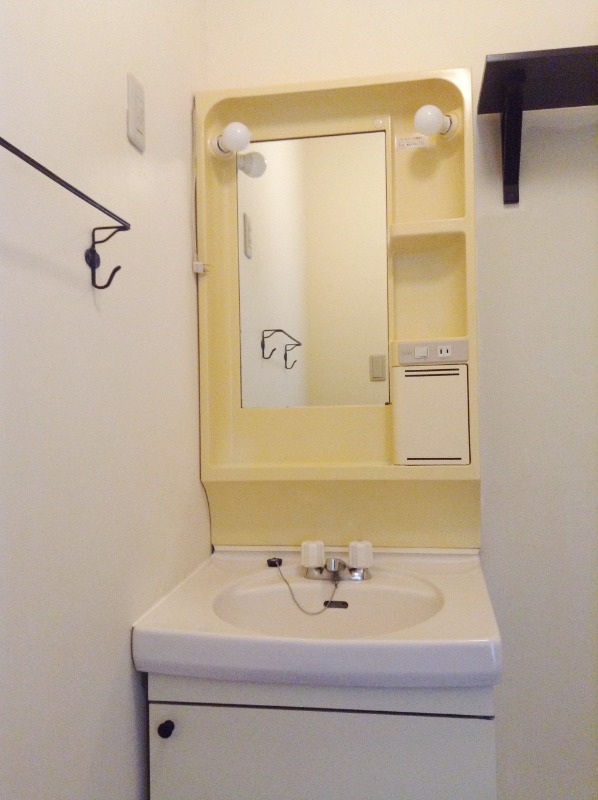 ��ʌ��ӂ��ݖ�s�c�Ԃ̃A�p�[�g�̐��ʏ�