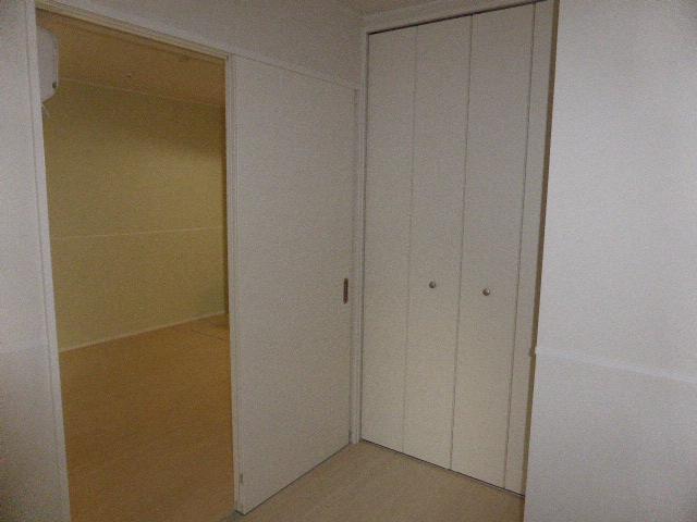 ��ʌ��������܎s�Y�a��k�Y�a�Q���ڂ̃A�p�[�g�̐Q��