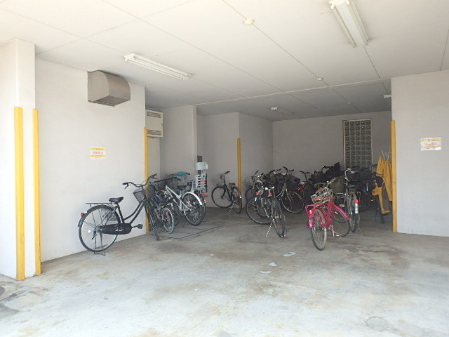 ��ʌ��������܎s�k����i���Q���ڂ̃}���V�����̂��̑�