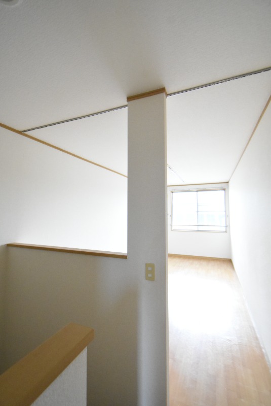 ��ʌ�����s��ԑ�S���ڂ̃e���X�n�E�X�̂��̑������E�X�y�[�X