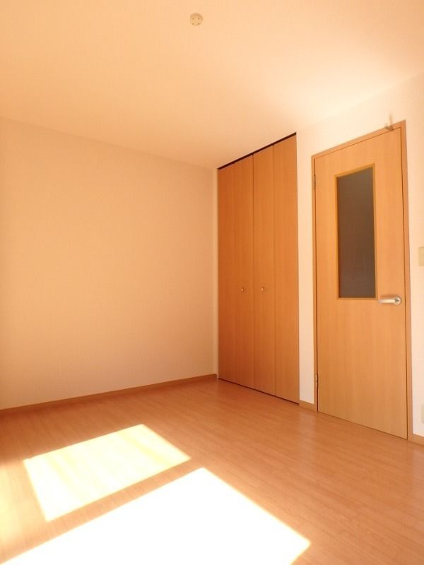 ��ʌ��������܎s�����擌��{�T���ڂ̃A�p�[�g�̂��̑������E�X�y�[�X