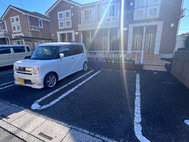 ��ʌ������s�V�����W���ڂ̃A�p�[�g�̒��ԏ�