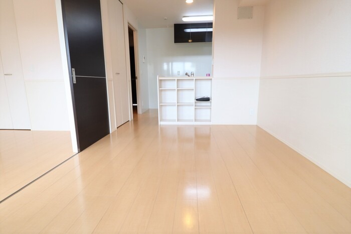 ��ʌ��k�����S�ɓޒ��厚�����̃A�p�[�g�̋��ԁE���r���O