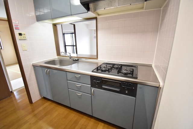 ��ʌ��������܎s�k��ޗǒ��̃}���V�����̃L�b�`��