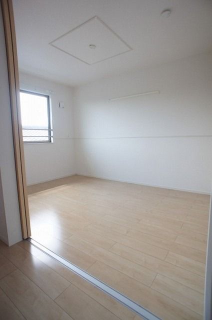 ��ʌ��������܎s��΋���q�T���ڂ̃A�p�[�g�̂��̑������E�X�y�[�X