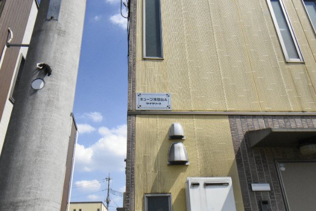 ��ʌ�����s��ԑ�S���ڂ̃e���X�n�E�X�̎���