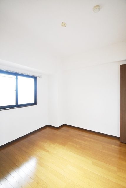 ��ʌ��������܎s�k��ޗǒ��̃}���V�����̂��̑������E�X�y�[�X