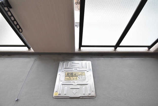 ��ʌ��������܎s�k��ޗǒ��̃}���V�����̃o���R�j�[