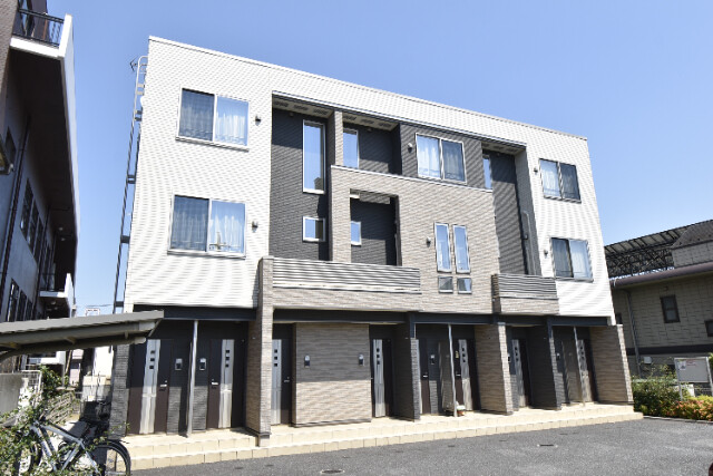 ��ʌ��������܎s��{��������P���ڂ̃A�p�[�g�̌����O��