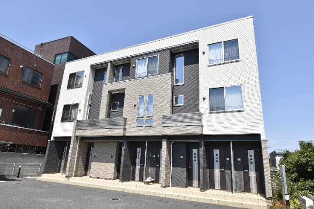 ��ʌ��������܎s��{��������P����818-14�̃A�p�[�g�̌����O��