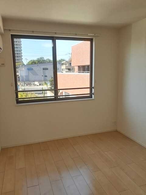 ��ʌ��������܎s��{��������P���ڂ̃A�p�[�g�̂��̑������E�X�y�[�X