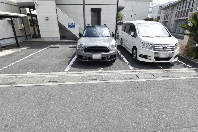 ��ʌ��������܎s�����扺�����S���ڂ̃A�p�[�g�̒��ԏ�