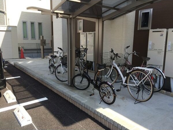 ��ʌ�����s�厚���̃A�p�[�g�̂��̑�