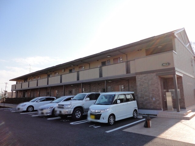 ��ʌ��������܎s����O���U���ڂ̃A�p�[�g�̒��ԏ�